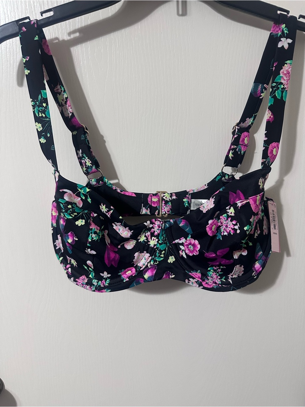 NWT Victoria's Secret Wicked Underwire Bikini Top Size 32DDD